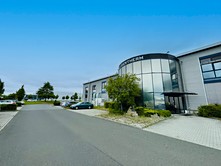 Prodej výrobní haly, prostoru 8 900 m²