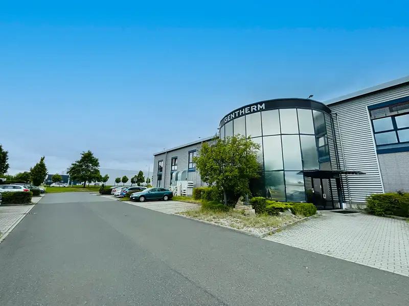 Prodej výrobní haly, prostoru 8900 m², Plzeň – náhled fotky 1