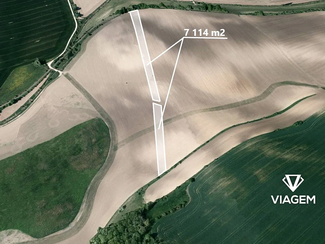 Prodej podílu 1/3 pole 2371 m²