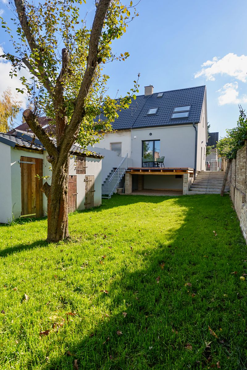 Pronájem rodinného domu 96 m², pozemek 328 m²