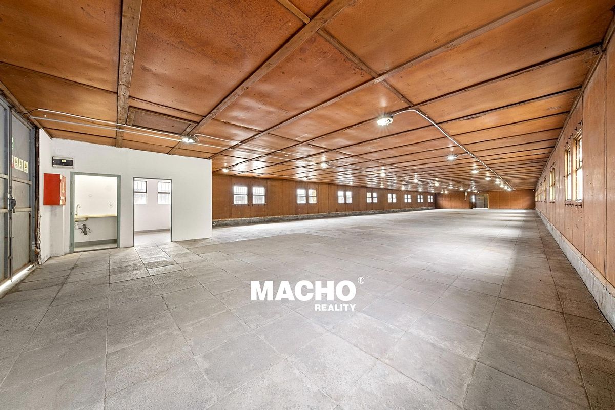 Pronájem skladového prostoru 588 m² – fotografie 2