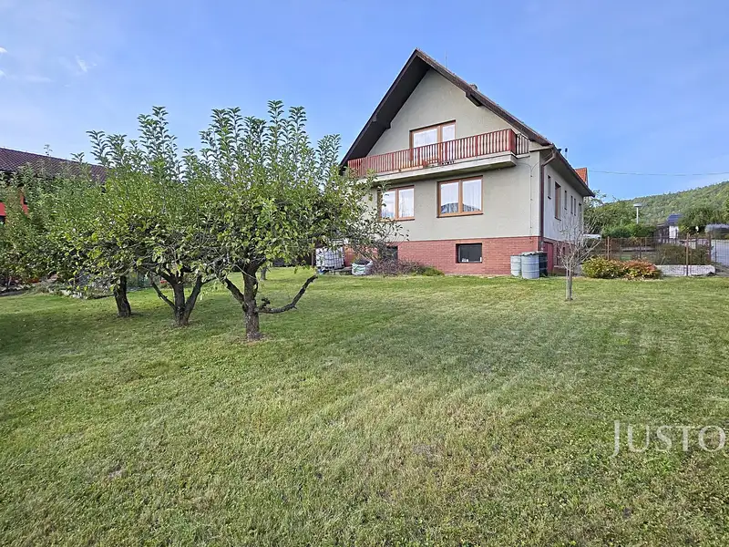 Prodej rodinného domu 296 m², pozemek 853 m², Strakonice – náhled fotky 1