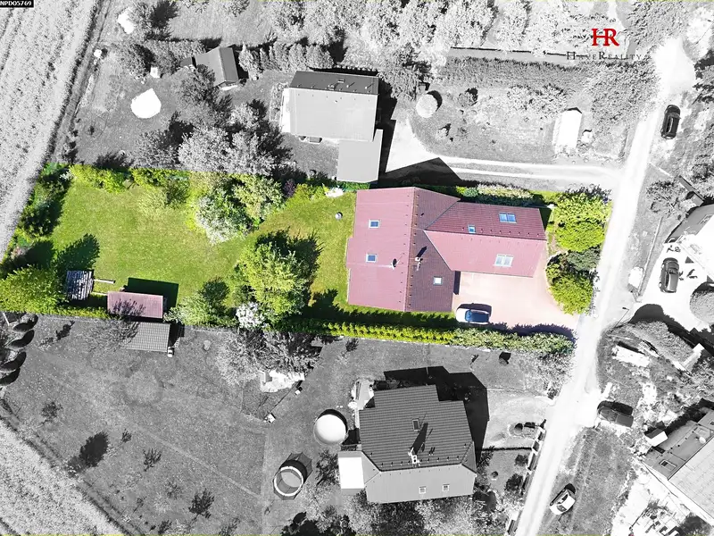 Prodej rodinného domu 355 m², pozemek 1626 m², Jenišovice – náhled fotky 3