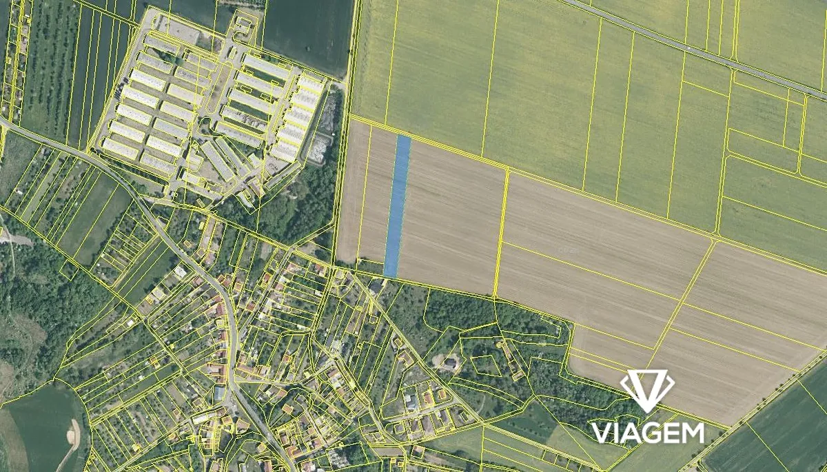 Prodej podílu 1/2 pole 2802 m²