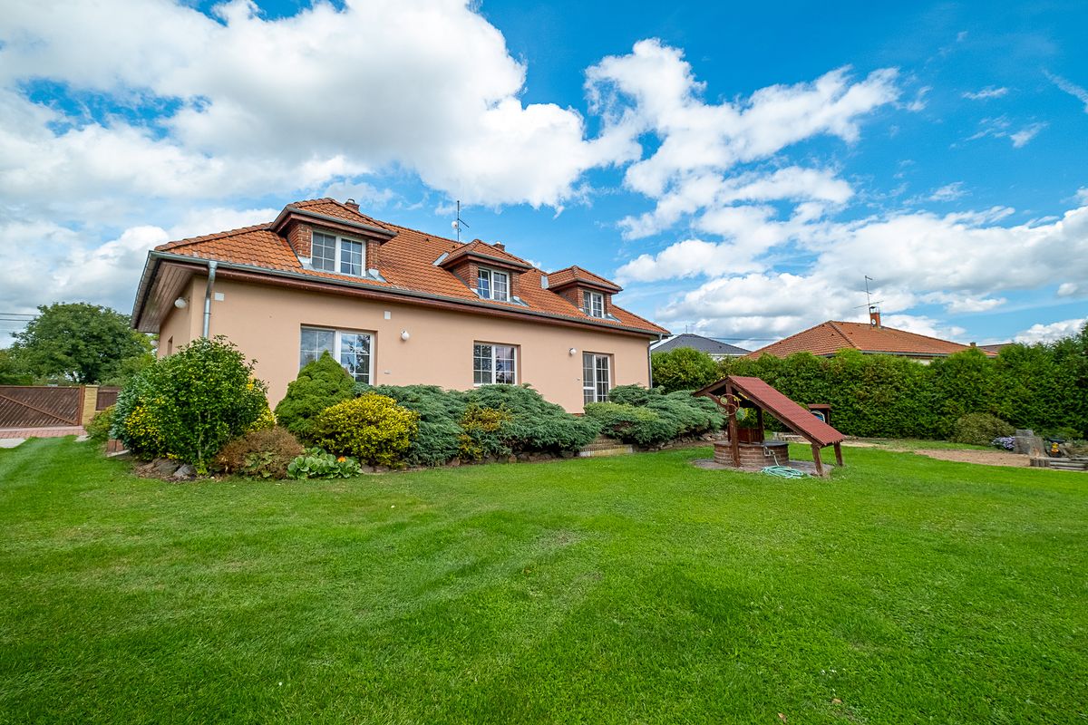 Prodej rodinného domu 222 m², pozemek 1934 m² – fotografie 5