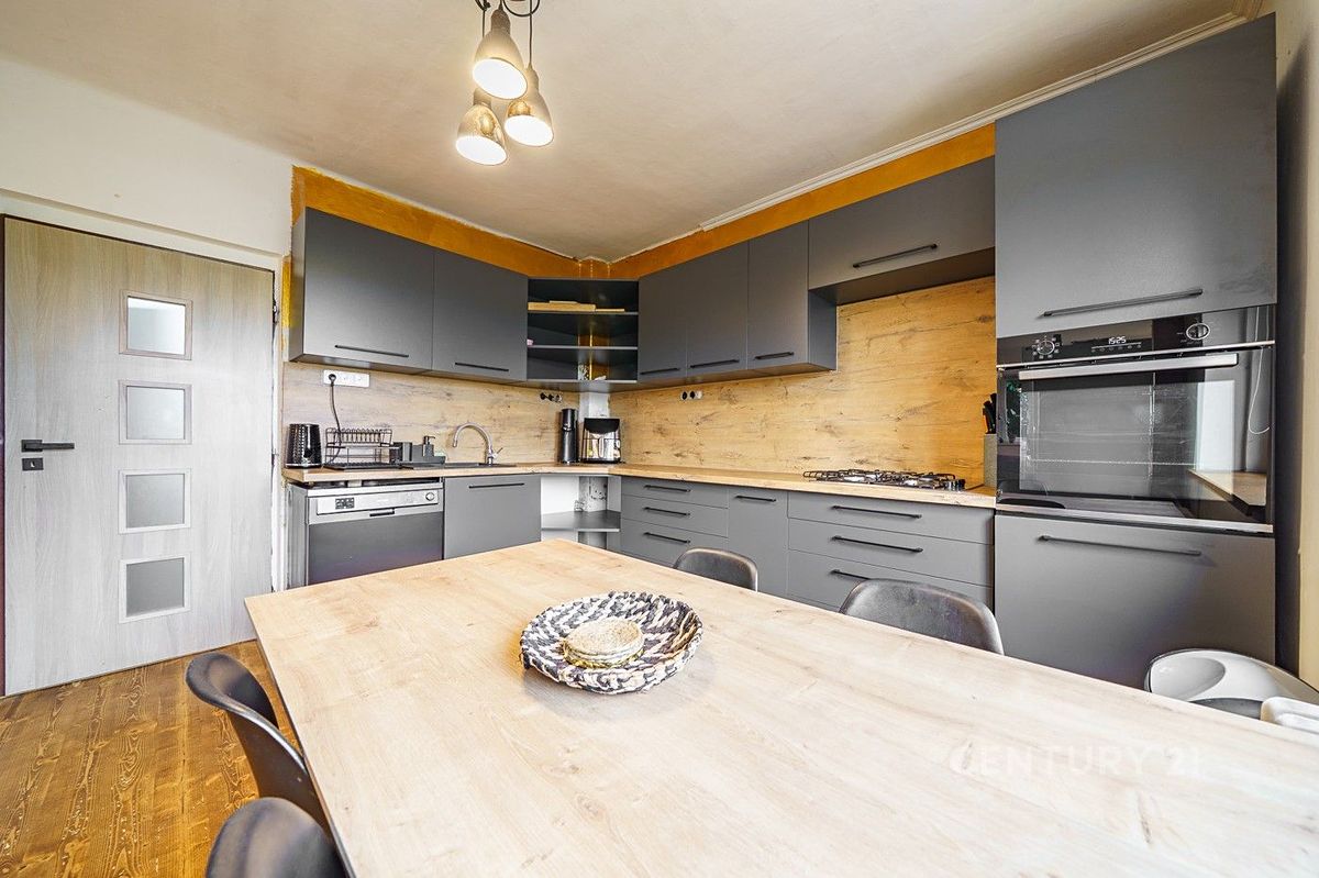 Prodej rodinného domu 122 m², pozemek 880 m² – fotografie 5
