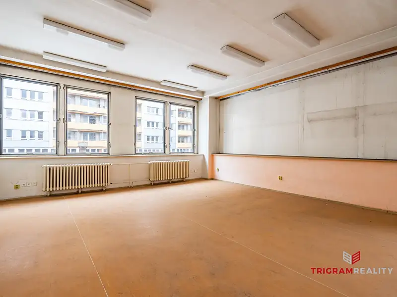 Pronájem obchodního prostoru 402 m², Hradec Králové – náhled fotky 3
