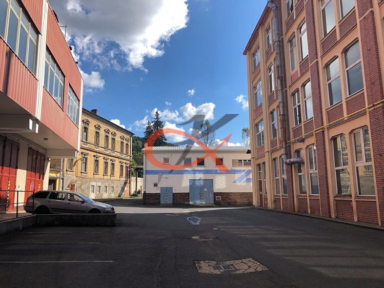 Pronájem komerčního prostoru, 80 m² (1 z 15)