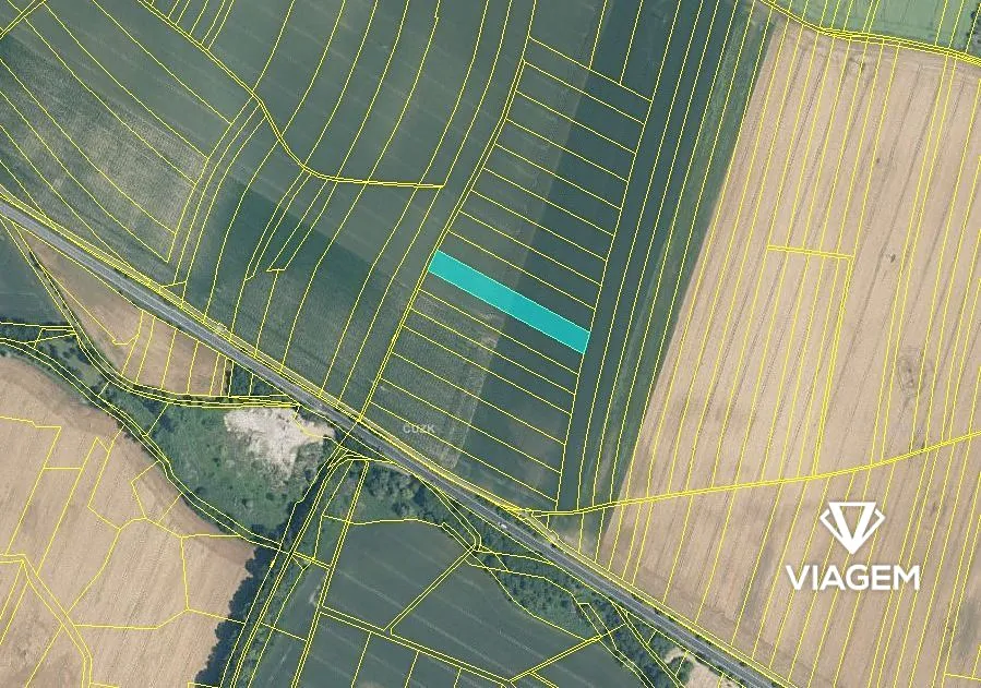 Prodej podílu 1/2 pole 2032 m²