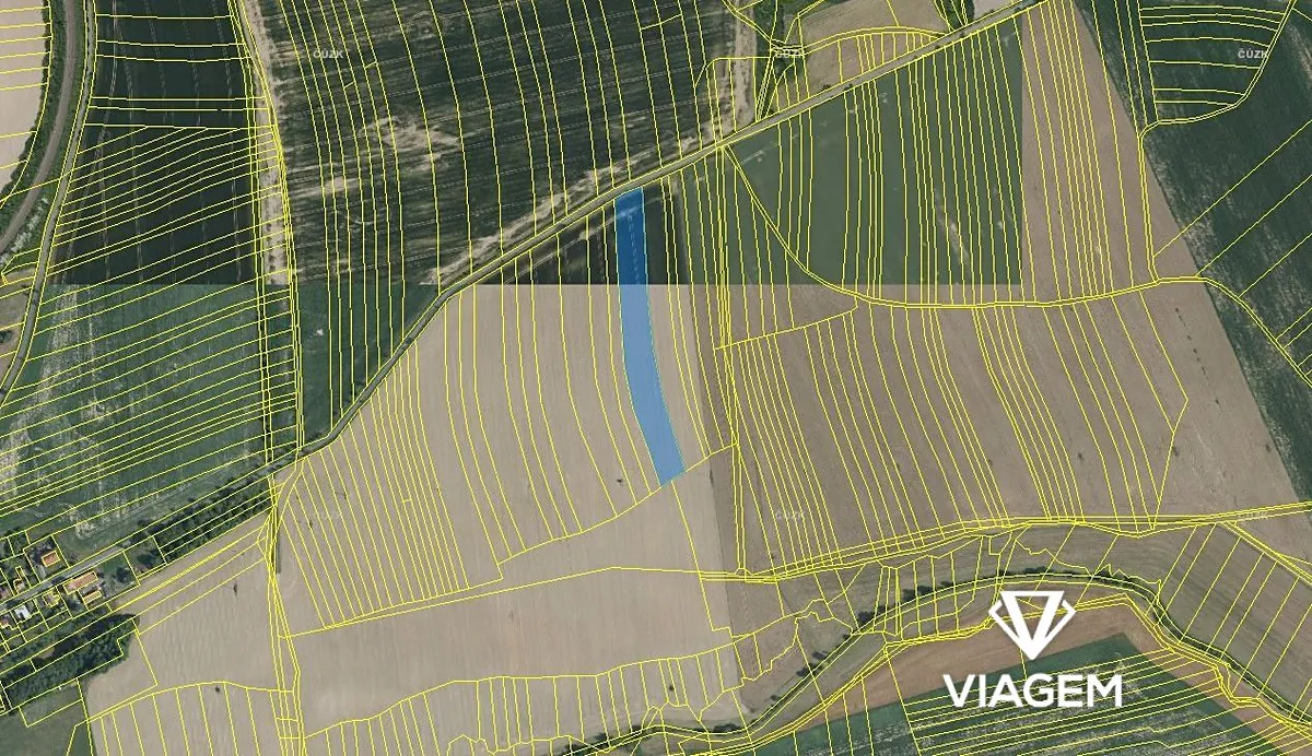 Prodej podílu 1/3 pole 3426 m²
