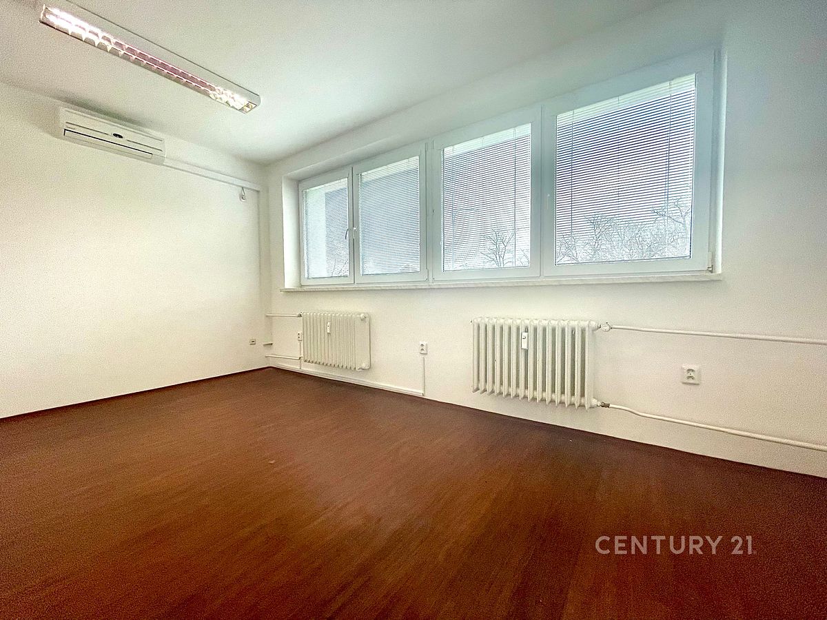 Pronájem kanceláře 21 m² – fotografie 3
