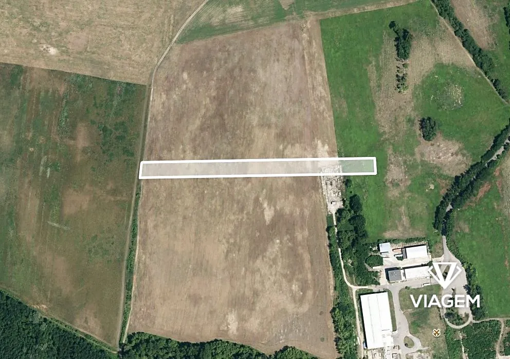 Prodej podílu 1/4 pole 888 m²