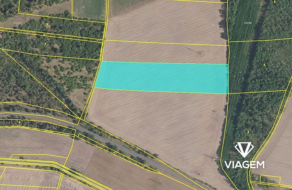 Prodej pole 17646 m², Chvatěruby – fotka 1 z 3
