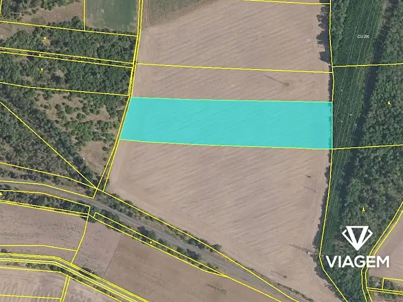 Prodej pole 17646 m², Chvatěruby – náhled fotky 1