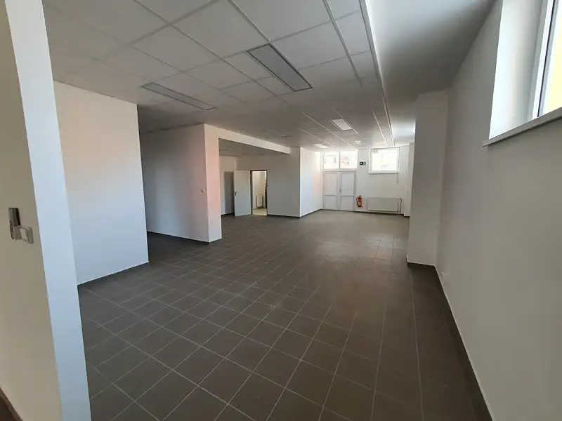 Pronájem obchodního prostoru 147 m², Broumov – náhled fotky 3