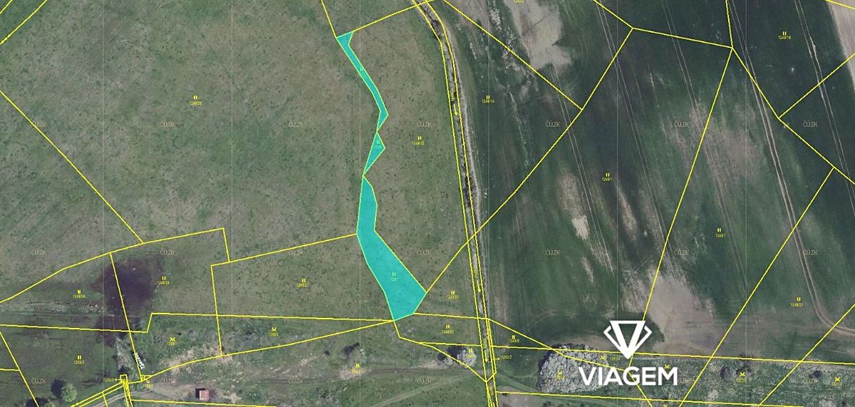 Prodej pole 1404 m², Čisovice – fotka 1 z 3