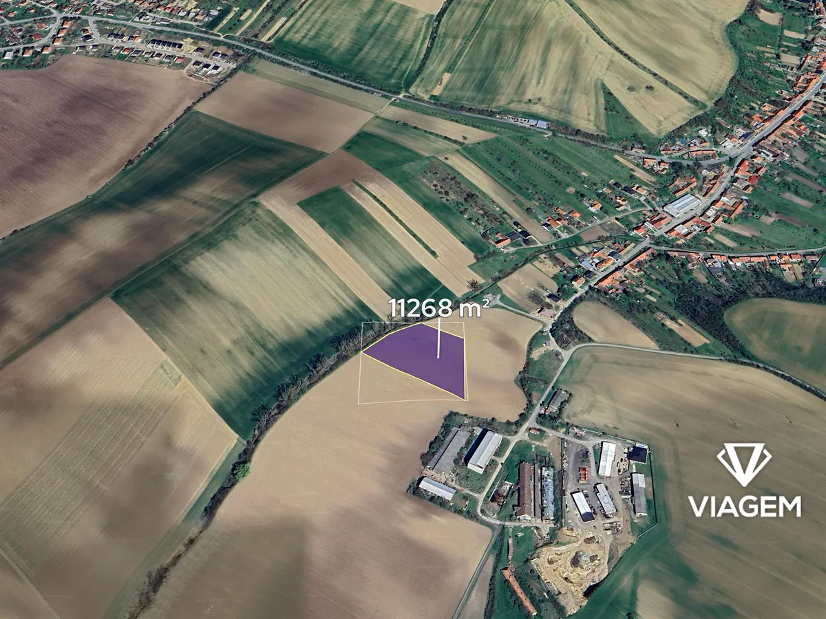 Prodej podílu 1/4 pole 2817 m²
