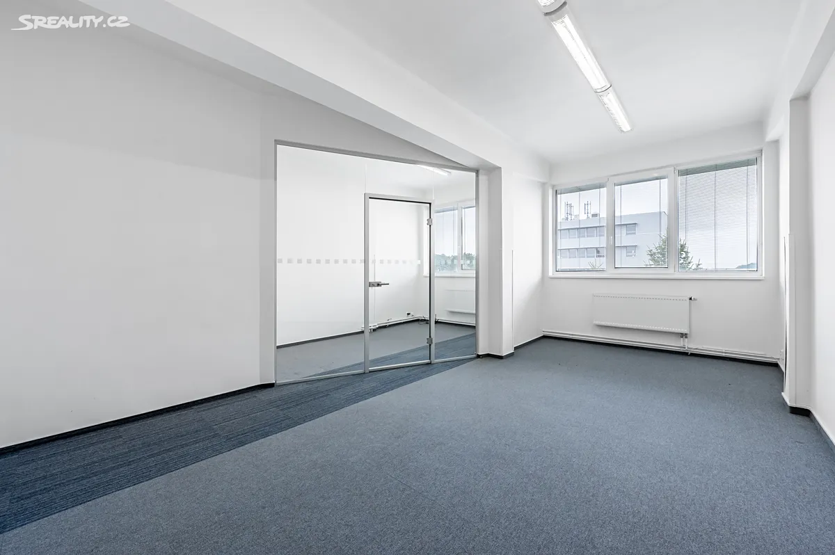 Pronájem kanceláře 68 m² – pohled 2