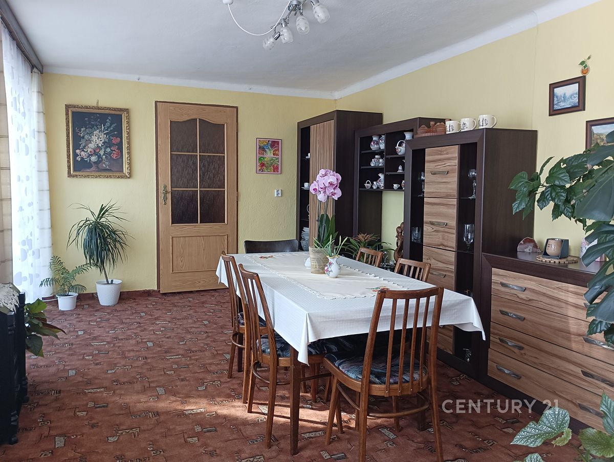 Prodej rodinného domu 220 m², pozemek 539 m² – fotografie 3