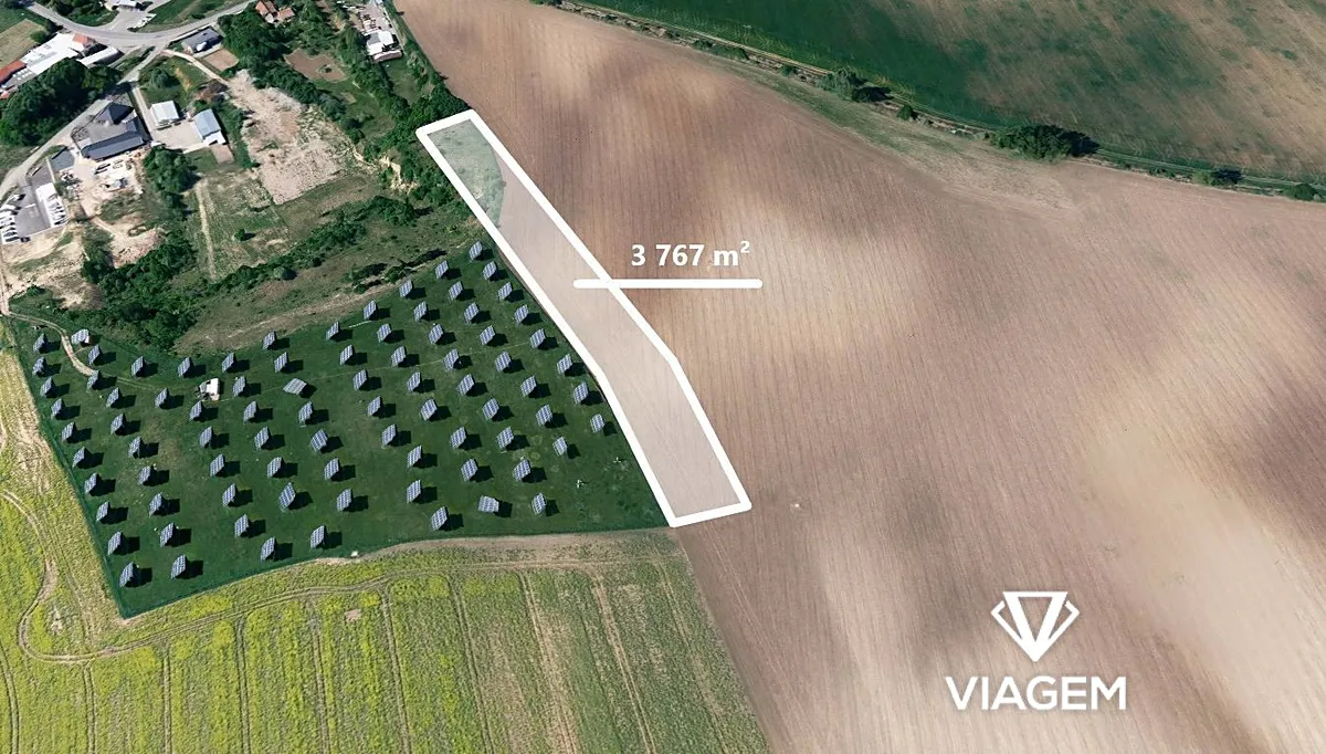 Prodej podílu 1/2 pole 1883 m²
