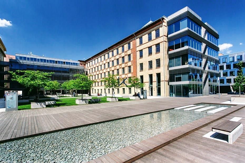 Pronájem kanceláře 653 m², Praha – fotka 1 z 3