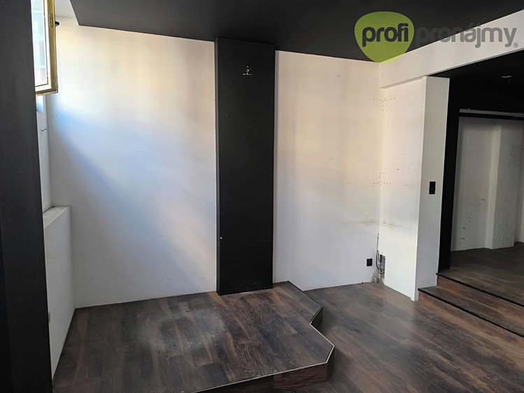 Комерційне приміщення в оренду, 521 м² (3 з 25)