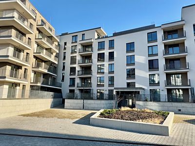 Pronájem garážového stání 14 m²
