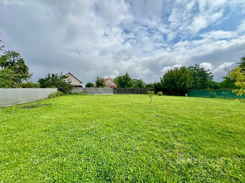 Prodej stavebního pozemku 1100 m², Bílé Podolí – náhled fotky 1