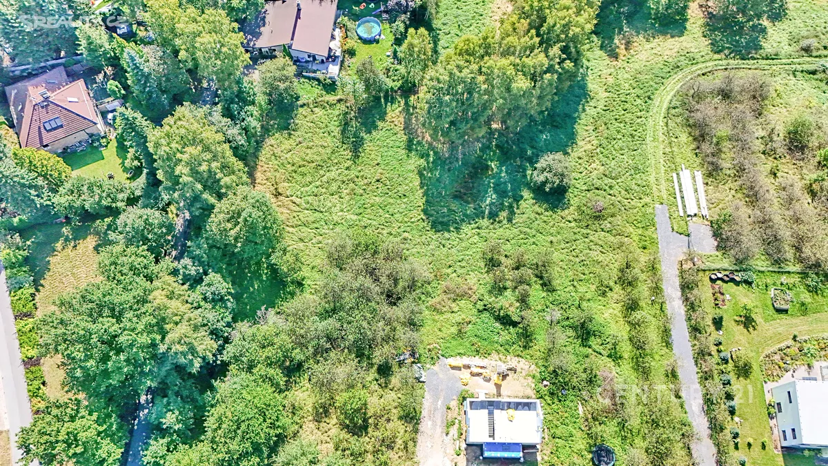 Prodej stavebního pozemku 1001 m² – pohled 3