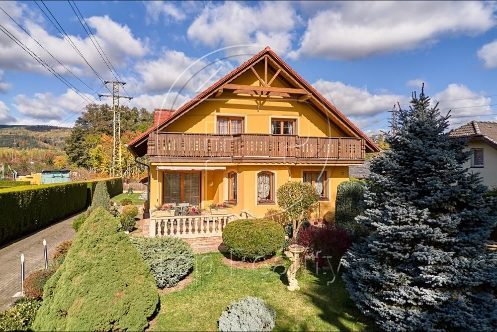Prodej rodinného domu 210 m², pozemek 1001 m²