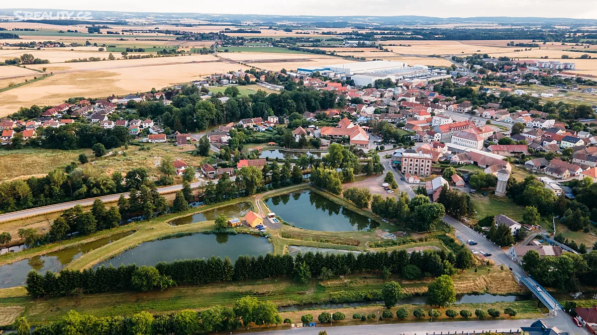 Prodej stavebního pozemku 1082 m² – pohled 3