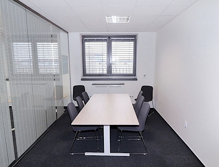 Pronájem kanceláře 900 m² – fotografie 2