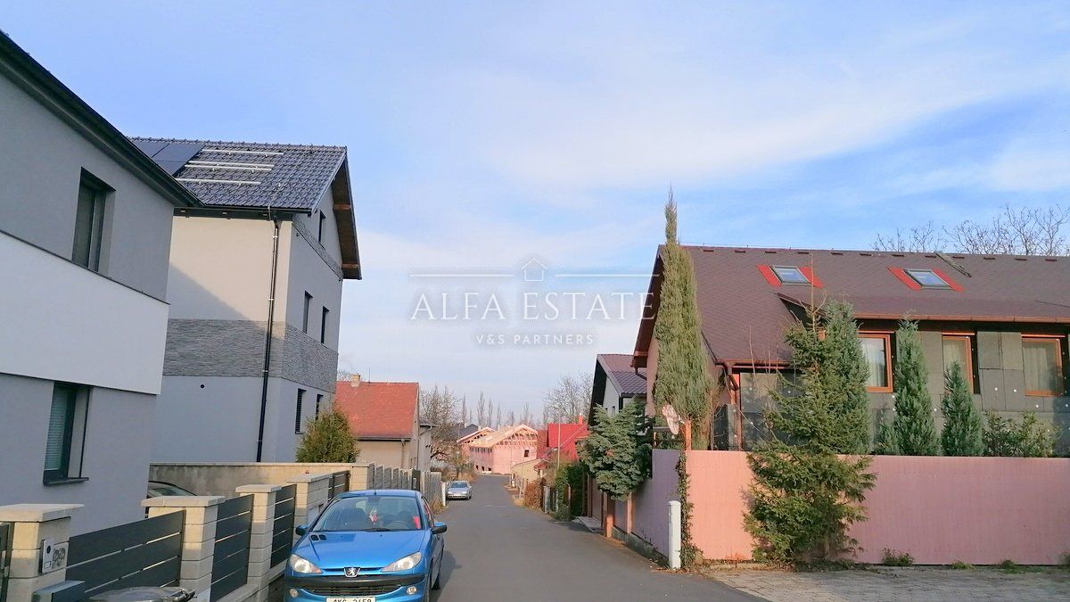 Prodej stavebního pozemku 3736 m² – fotografie 4