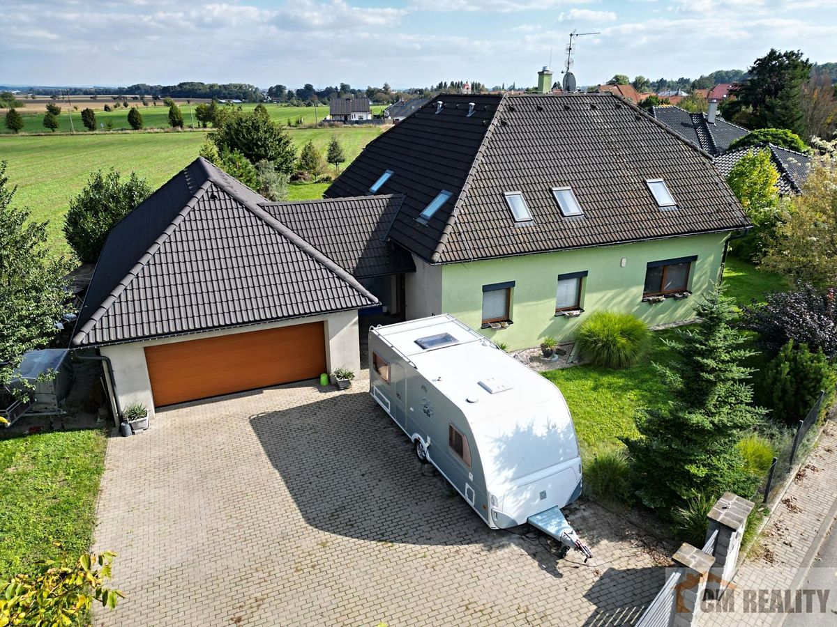 Prodej rodinného domu 197 m², pozemek 2022 m² – fotografie 2