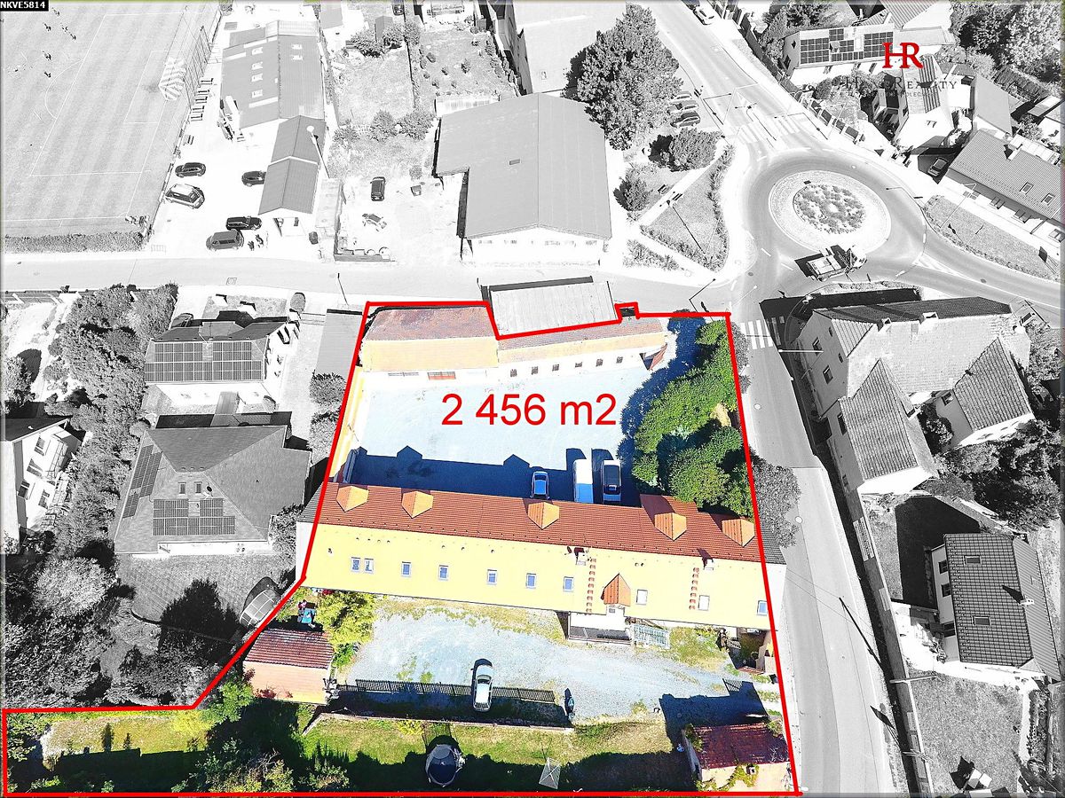 Prodej rodinného domu 800 m², pozemek 2456 m² – fotografie 4
