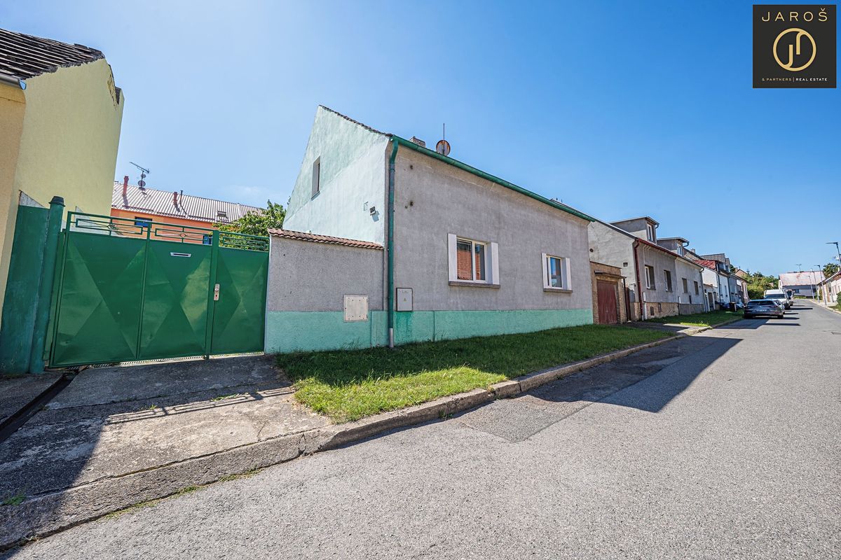Prodej rodinného domu 80 m², pozemek 300 m² – fotografie 2