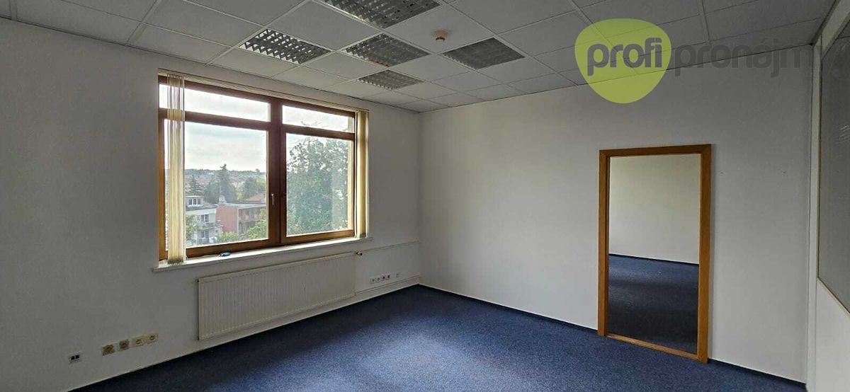 Pronájem kanceláře 58 m² – fotografie 3