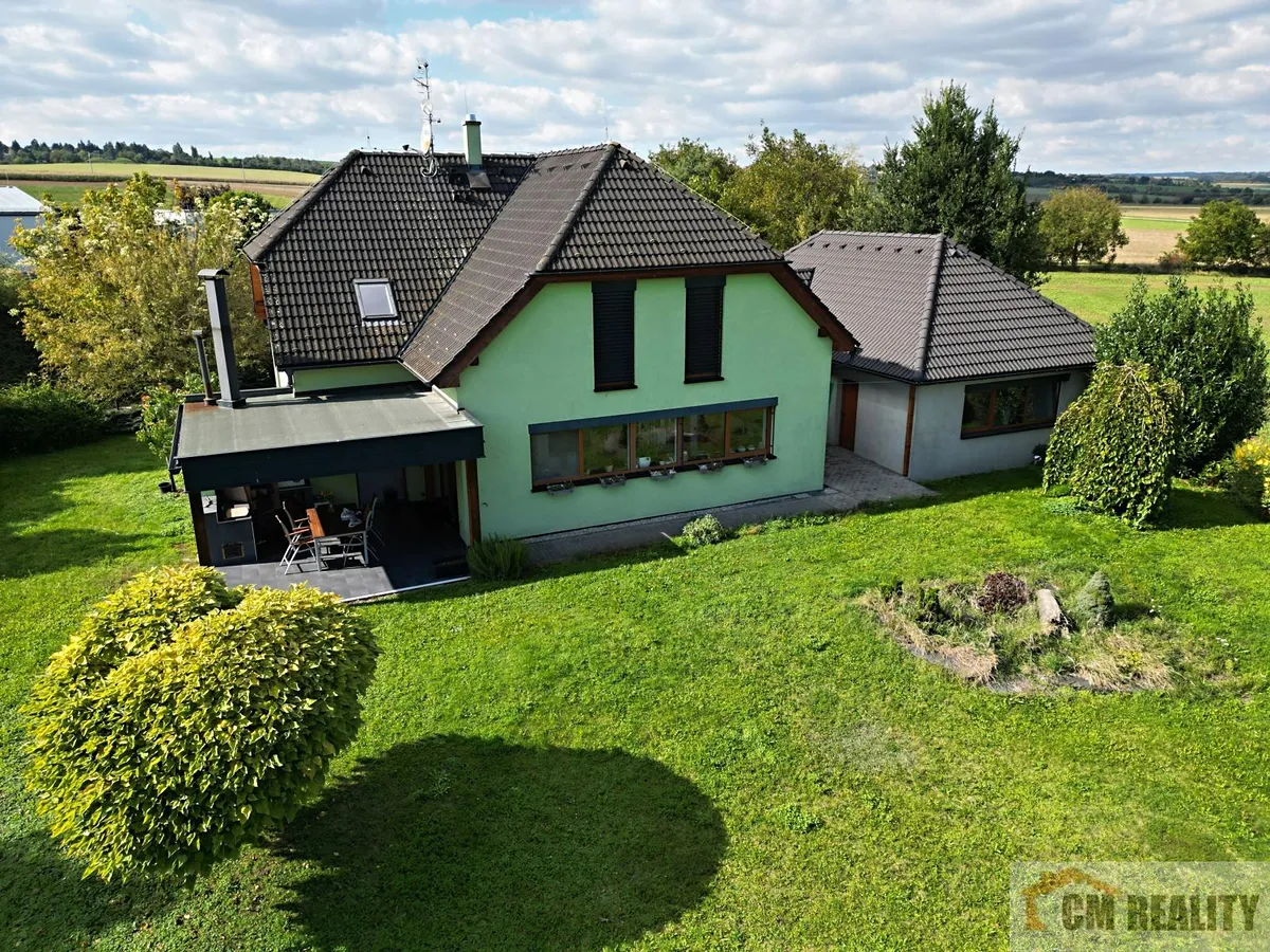 Prodej rodinného domu 197 m², pozemek 2022 m²