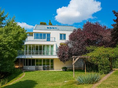 Prodej vily 986 m², pozemek 1955 m²