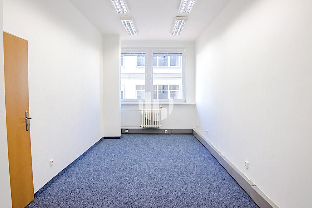 Pronájem kanceláře 375 m² – fotografie 5