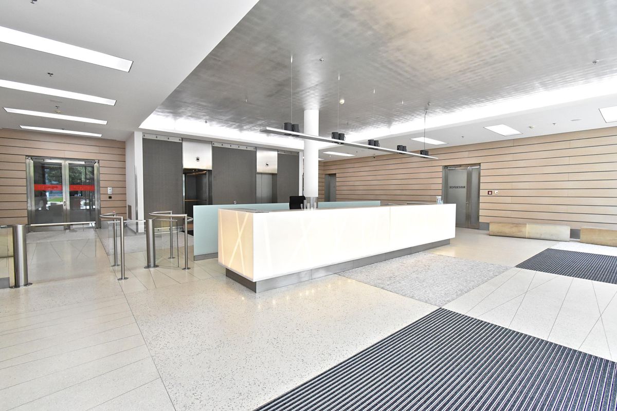 Pronájem kanceláře 1047 m² – fotografie 2