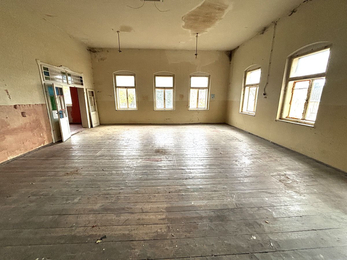 Prodej rodinného domu 400 m², pozemek 962 m² – fotografie 3