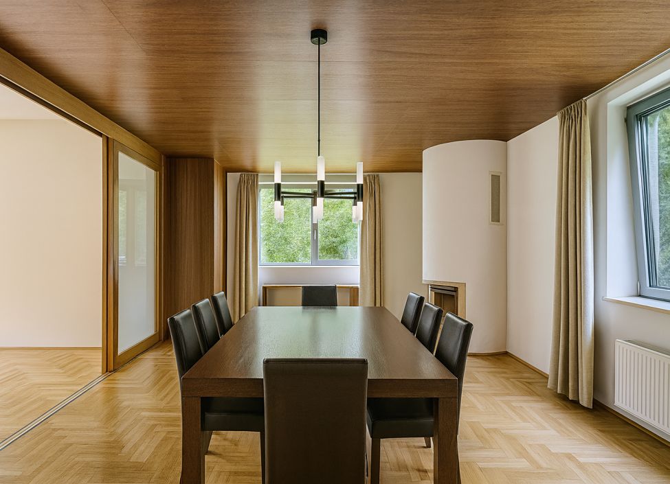 Prodej vily 986 m², pozemek 1955 m² – fotografie 4