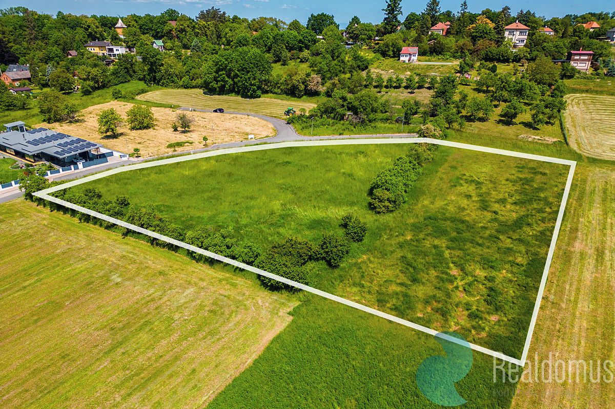 Prodej stavebního pozemku 6111 m² – fotografie 2
