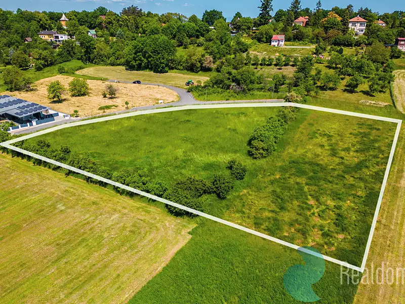 Prodej stavebního pozemku 6111 m², Hradec Králové – náhled fotky 2