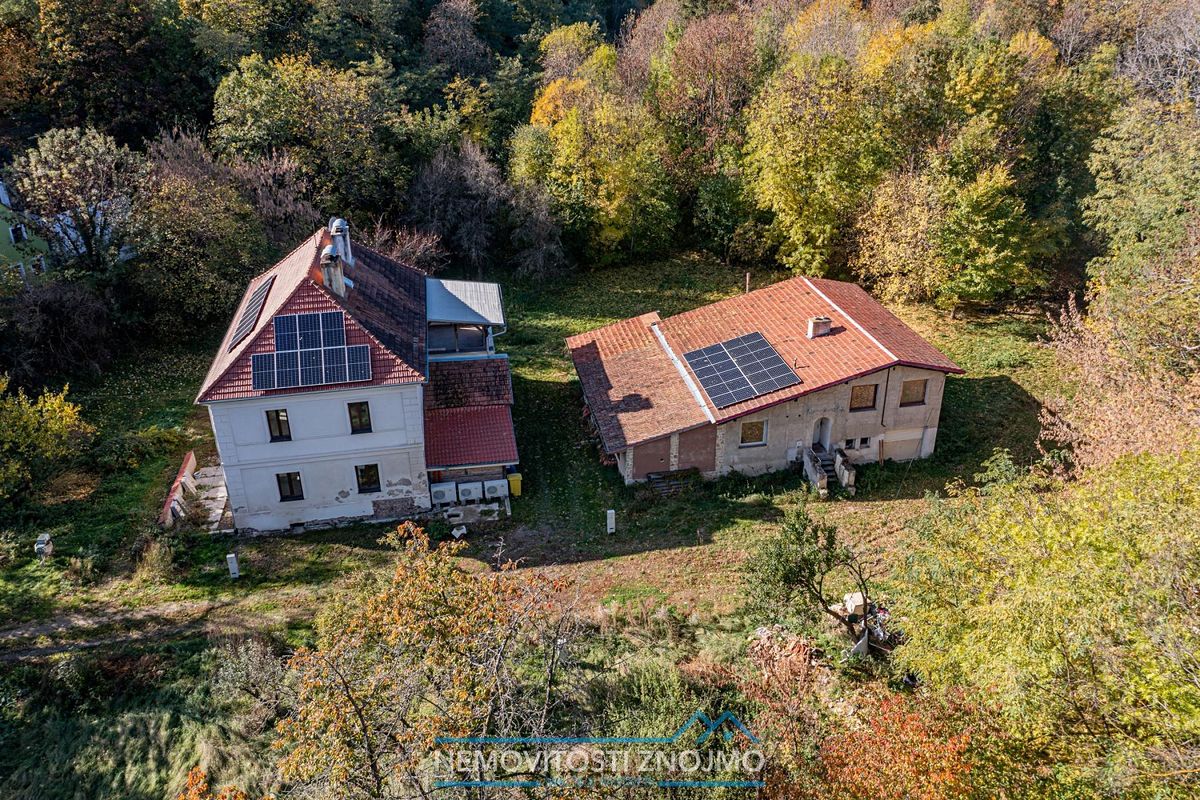 Prodej vily 300 m², pozemek 1026 m² – fotografie 2