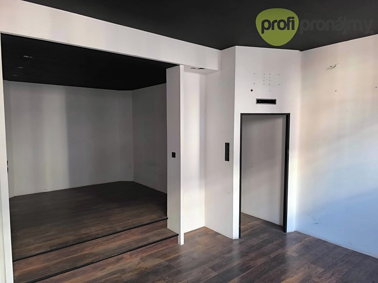 Комерційне приміщення в оренду, 521 м² (2 з 25)