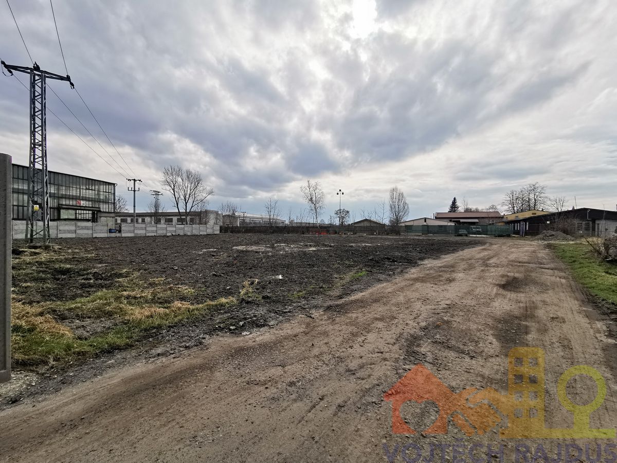 Prodej komerčního pozemku 12818 m²