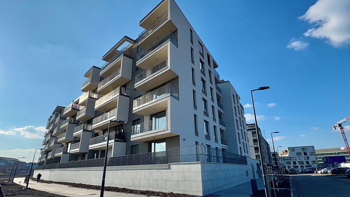 Pronájem garážového stání 14 m² – fotografie 3