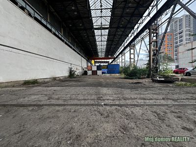 Pronájem komerčního pozemku 1900 m²